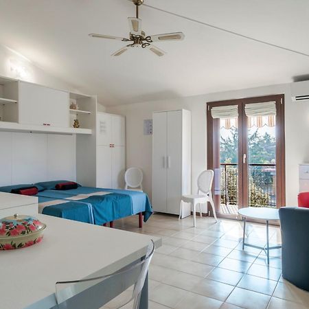 Casa Lugana 15 - Monolocale Con Piscina Fronte Lago Сірміоне Екстер'єр фото