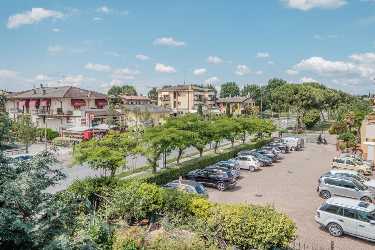 Casa Lugana 15 - Monolocale Con Piscina Fronte Lago Сірміоне Екстер'єр фото