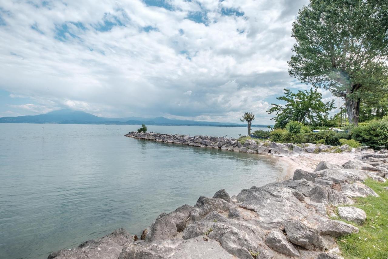 Casa Lugana 15 - Monolocale Con Piscina Fronte Lago Сірміоне Екстер'єр фото