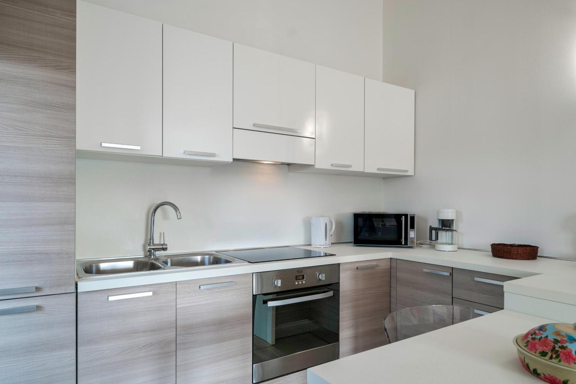 Casa Lugana 15 - Monolocale Con Piscina Fronte Lago Сірміоне Екстер'єр фото