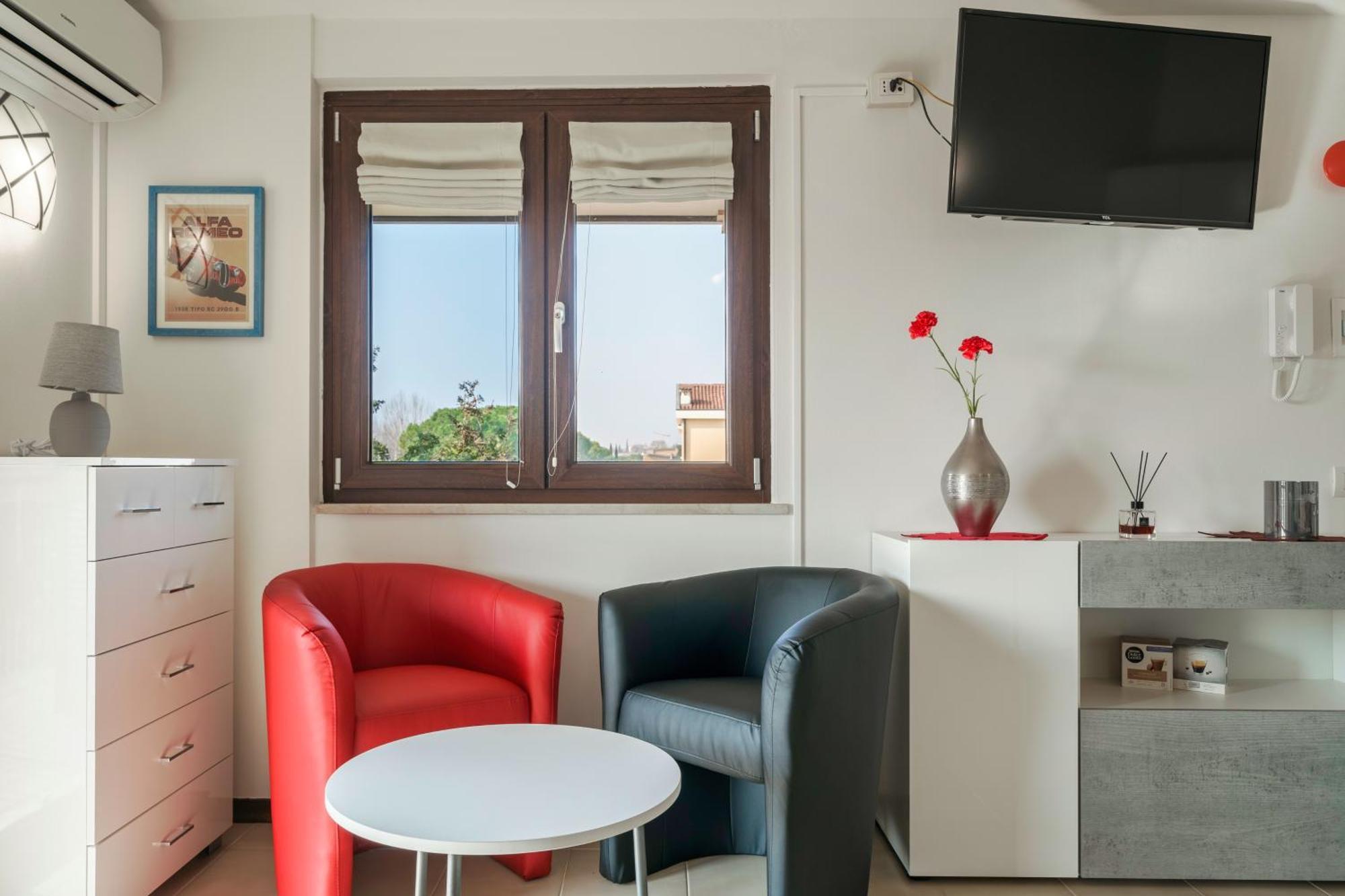 Casa Lugana 15 - Monolocale Con Piscina Fronte Lago Сірміоне Екстер'єр фото